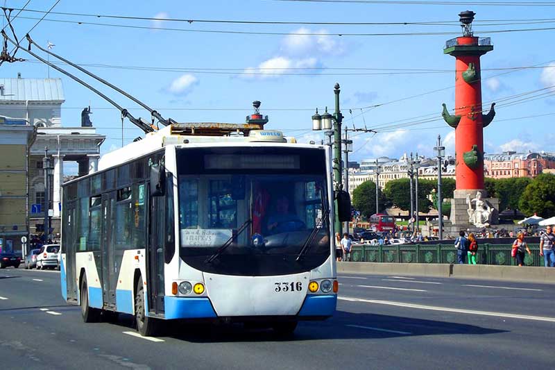 Росгвардия возьмет под охрану городской наземный транспорт в Санкт-Петербурге