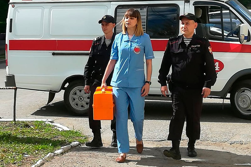 Росгвардейцы пресекли противоправные действия в отношении медицинских работников в Омске