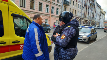 В центре Петербурга сотрудники Росгвардии задержали злоумышленника, напавшего на водителя скорой помощи