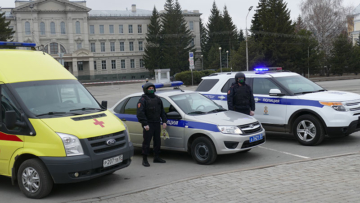 В Омске сотрудники Росгвардии задержали агрессивного дебошира, который препятствовал медикам оказывать помощь пожилому гражданину