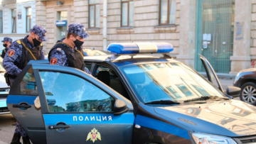 Нарядом вневедомственной охраны Росгвардии в Санкт-Петербурге задержан хулиган, повредивший автомобиль скорой помощи