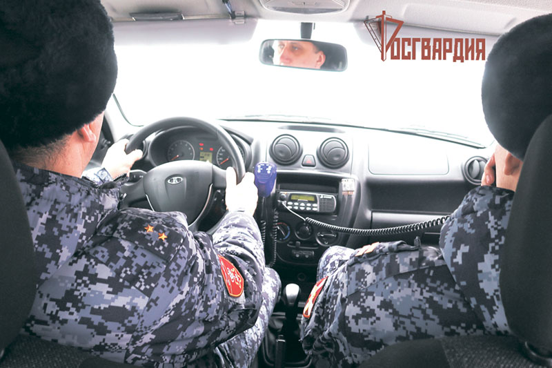 Нарядом вневедомственной охраны Росгвардии в Красноярском крае задержан нетрезвый мужчина, подозреваемый в угоне автомобиля