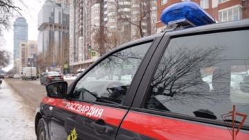 Подозреваемого в нападении на гражданина с целью угона машины задержали росгвардейцы на Среднем Урале