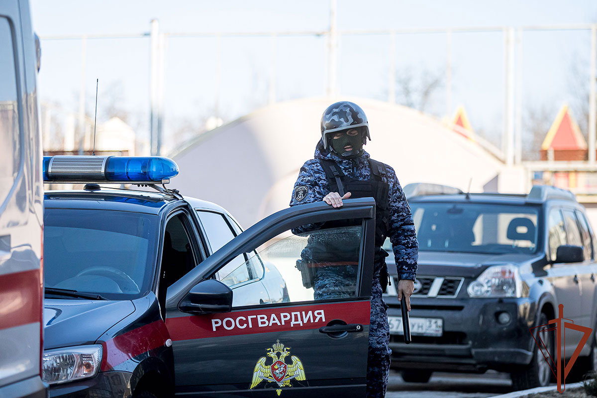 Росгвардия взяла под охрану кареты скорой помощи в Белгородской области