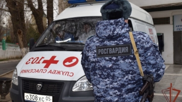 Росгвардия обеспечивает безопасность бригад скорой помощи в Дагестане