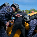 Патруль Росгвардии задержал подозреваемых в разбойном нападении на водителя такси в Тюмени